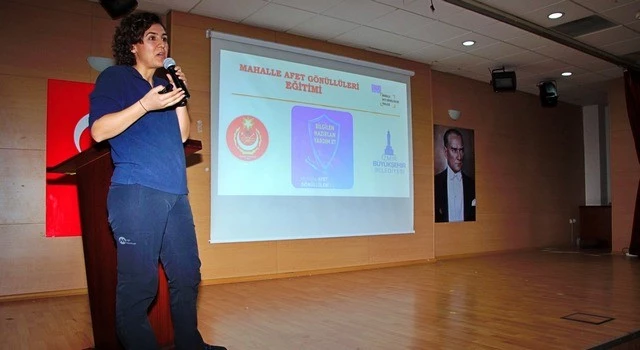 İzmir’de mahalle afet gönüllüleri eğitimleri başladı