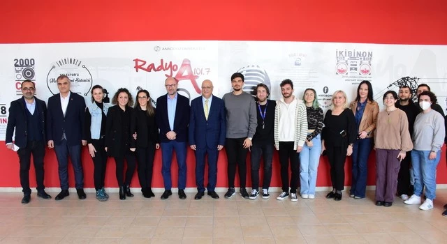 Radyo A gururla 25 yaşında