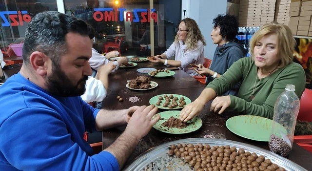 Yanan alanlara fidan dikimi için motokroslu ekip kullanılıyor