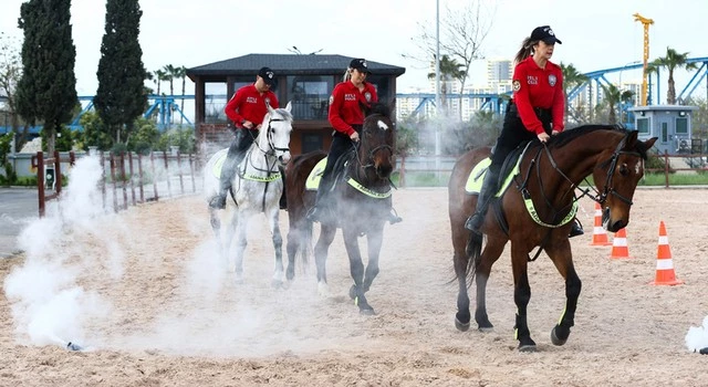 Atlı Polisler  Her An Göreve Hazır