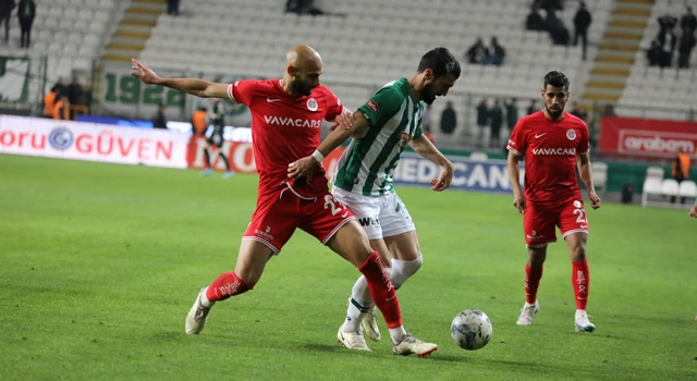 Konyaspor ile Antalyaspor puanları paylaştı
