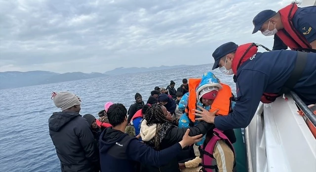 Bodrum açıklarında 30 düzensiz göçmen kurtarıldı