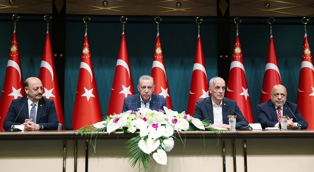 Cumhurbaşkanı Erdoğan, kamu işçilerinin zam oranını yüzde 45 olarak açıkladı