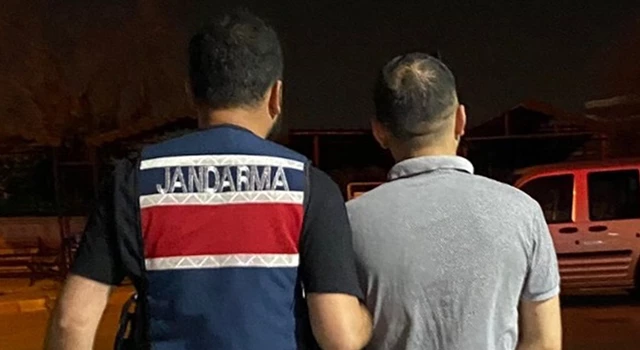 İzmir merkezli FETÖ operasyonunda 19 şüpheli gözaltına alındı