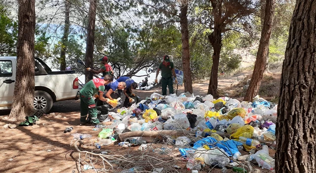 Muğla’da 7 koydan 2 top çöp toplandı