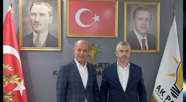 AK Parti Karesi İlçe Teşkilatında Hakan Aka bayrağı devraldı