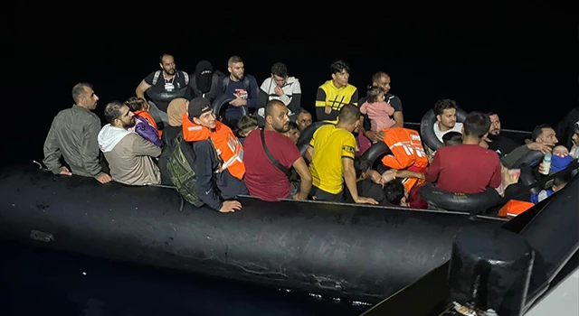 Ayvalık açıklarında 180 düzensiz göçmen kurtarıldı, 86 göçmen yakalandı
