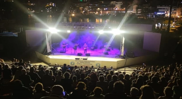 Doktorların kurduğu müzik grubu, Datça