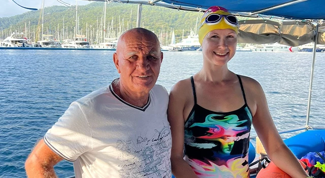 Eski Rus rekortmen yüzücü Marmaris’te 4,5 mili 6 saatte yüzdü