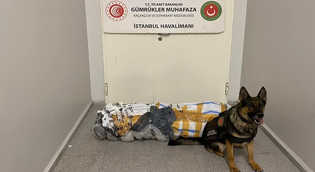 İstanbul Havalimanı’nda halıya emdirilmiş 17 kilogram metamfetamin yakalandı