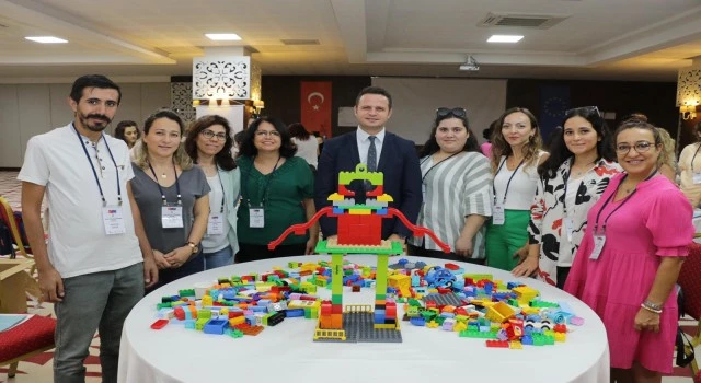 Öğrencilerine öğretmek için öğretmenlere “Lego Eğitimi”